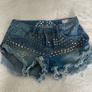 One x one teaspoon studded denim shorts size 26